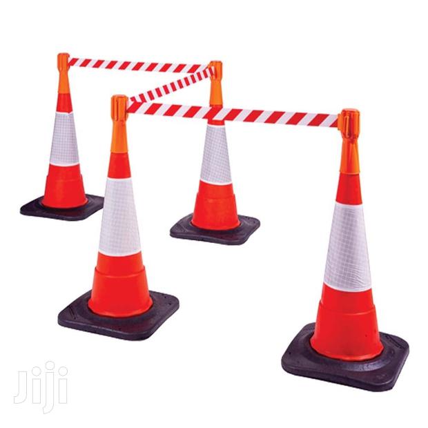 Cone Topper/ Retractable Caution Tape · Photo 3