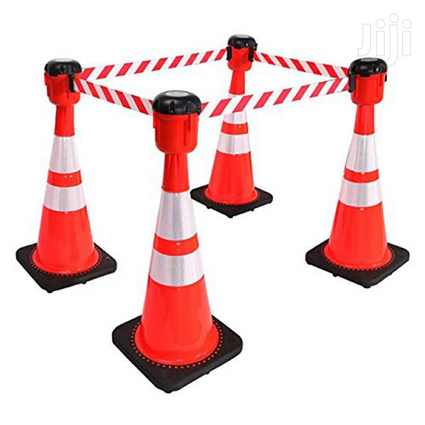 Cone Topper/ Retractable Caution Tape · Photo 4