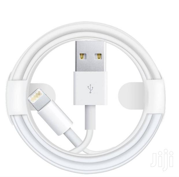 2M Fast Lightning Charge and Data Sync Cable · Photo 4