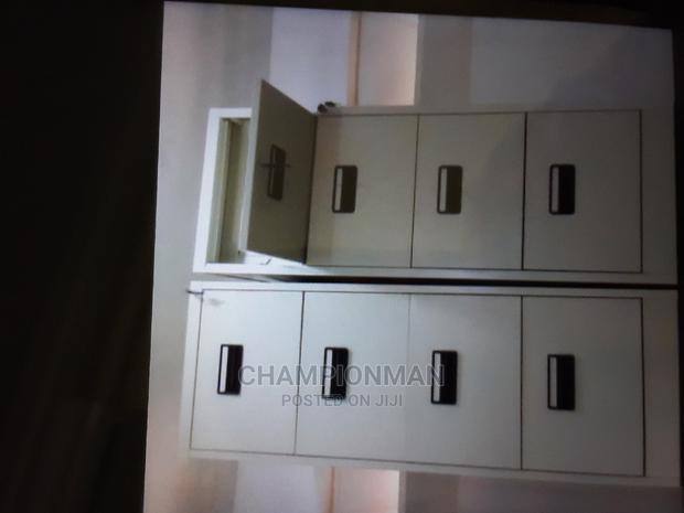 Metal Drawer With Safe · Photo 3