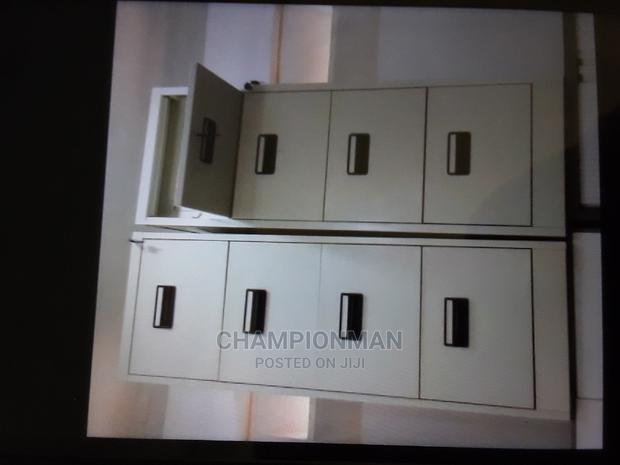 Metal Drawer With Safe · Photo 2
