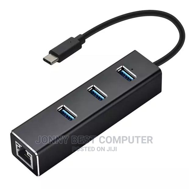 Type 3.0 USB Hub With Lan · Photo 3