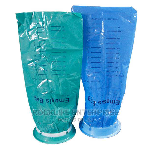 Disposable Vomit Bags · Photo 4