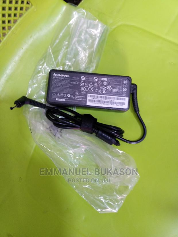 Lenovo Small Pin Charger · Photo 3