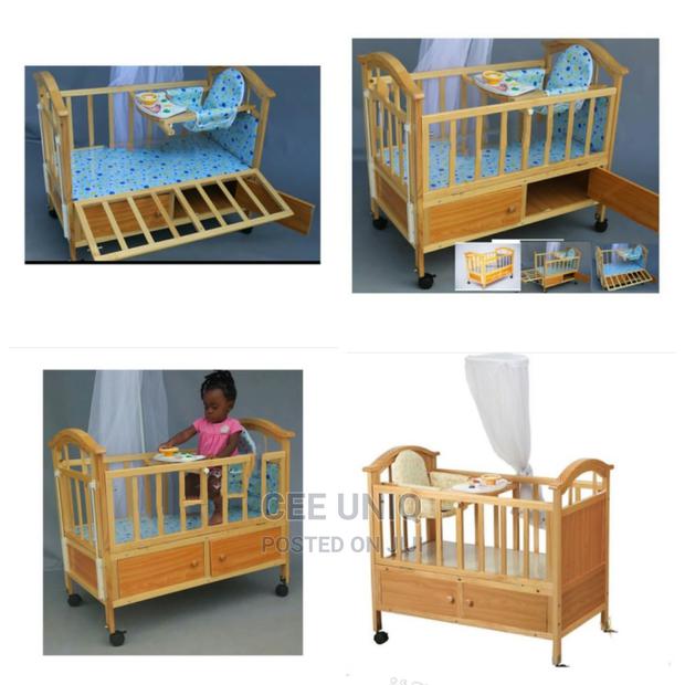 2 in 1 Baby Wooden Cot · Photo 3