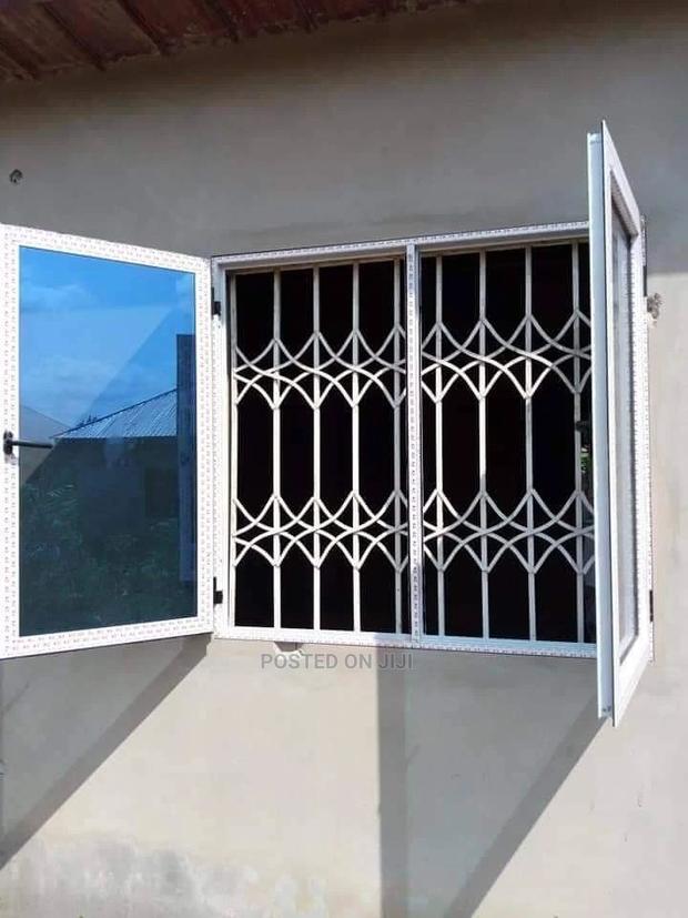High Quality Burglar Proof Windows and Doors photo 5
