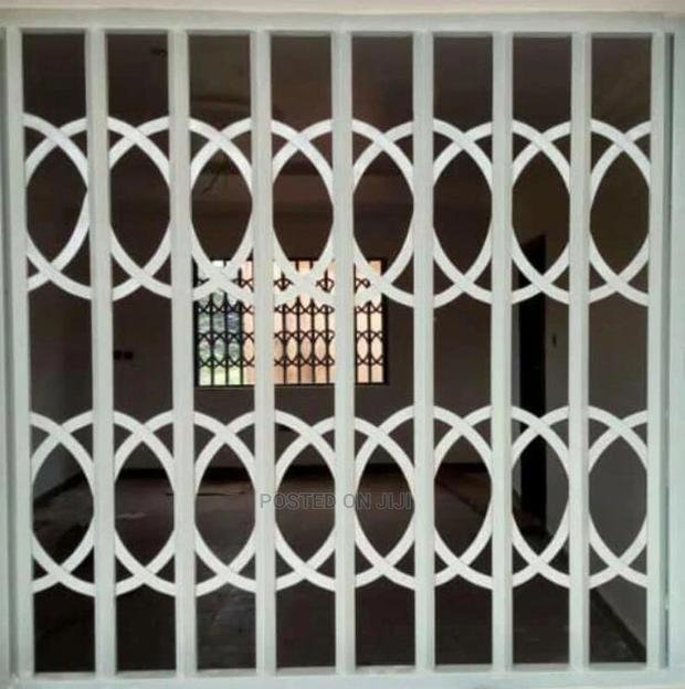 High Quality Burglar Proof Windows and Doors photo 8