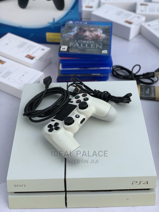 Playstation 4 Standard White · Photo 4
