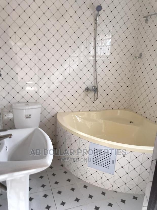 3 Bedroom House for Sale · Photo 4