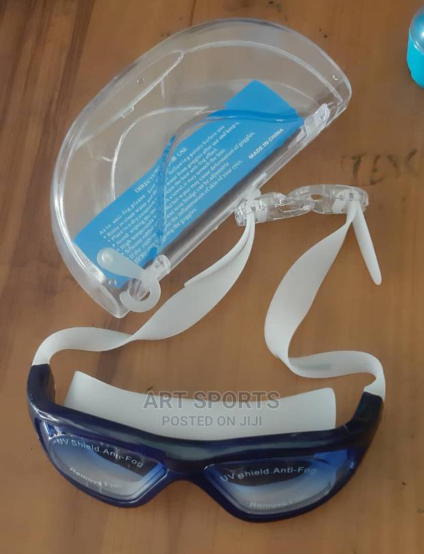Swimming Goggles · Photo 1