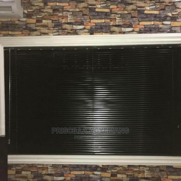 Window Blinds photo 2
