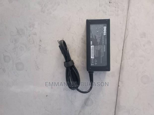 Dell Small Pin Charger · Photo 3