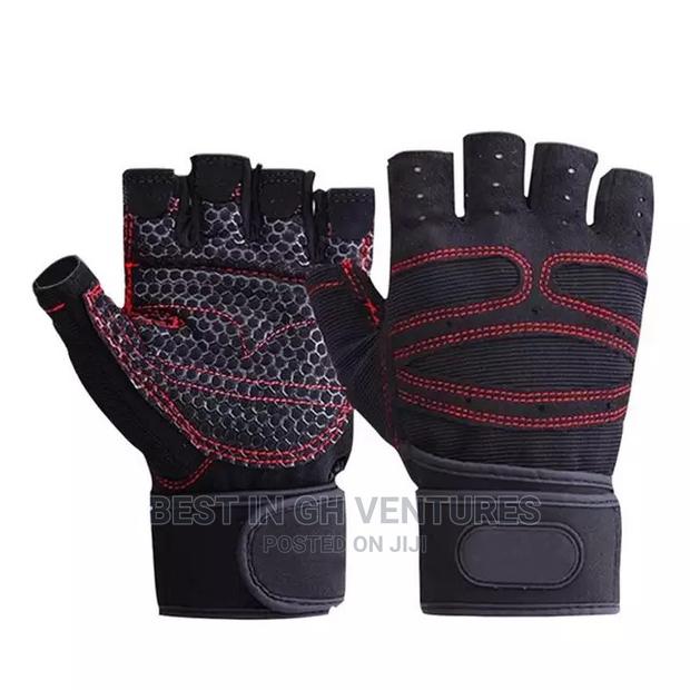 Quality Gym Gloves With Wrist Support · Photo 2