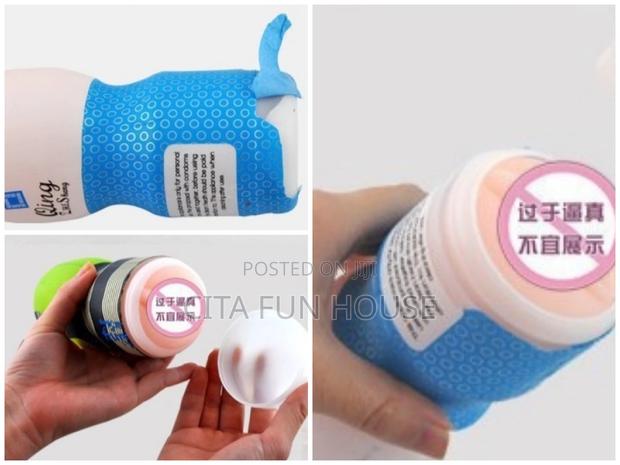 Portable Fleshlight Male Masturbator · Photo 2