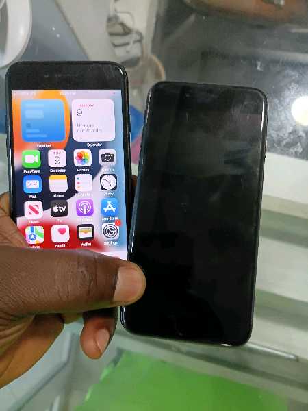 Used Apple iPhone 7 32 GB