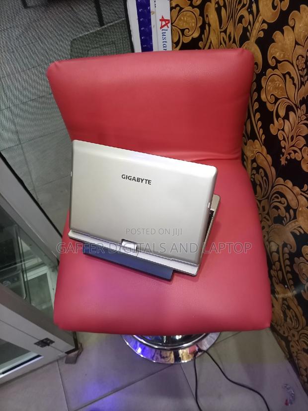 New Laptop Acer AS5755 2GB Intel Celeron HDD 250GB · Photo 4