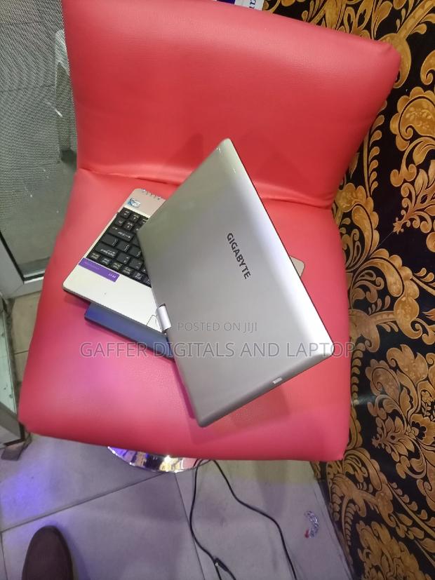 New Laptop Acer AS5755 2GB Intel Celeron HDD 250GB · Photo 3