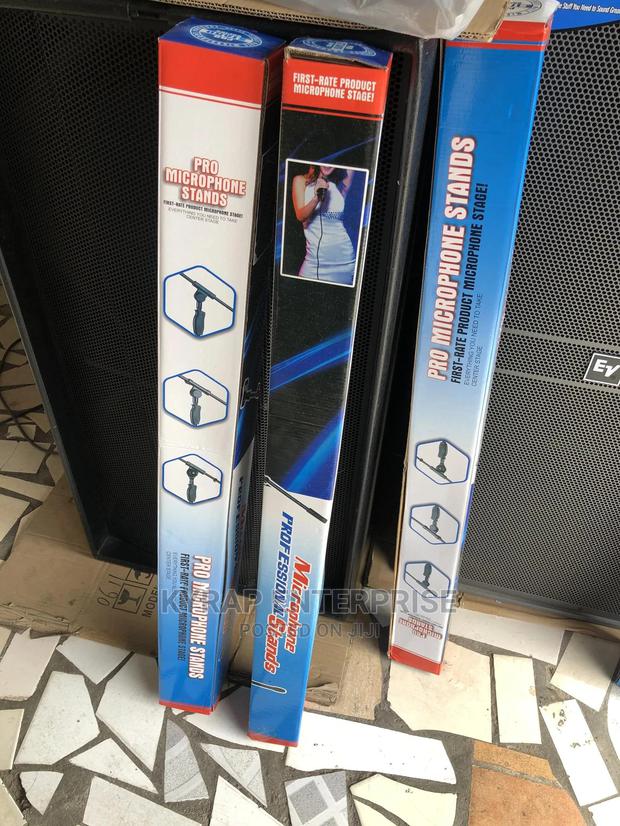 Pro Microphone Stand · Photo 2