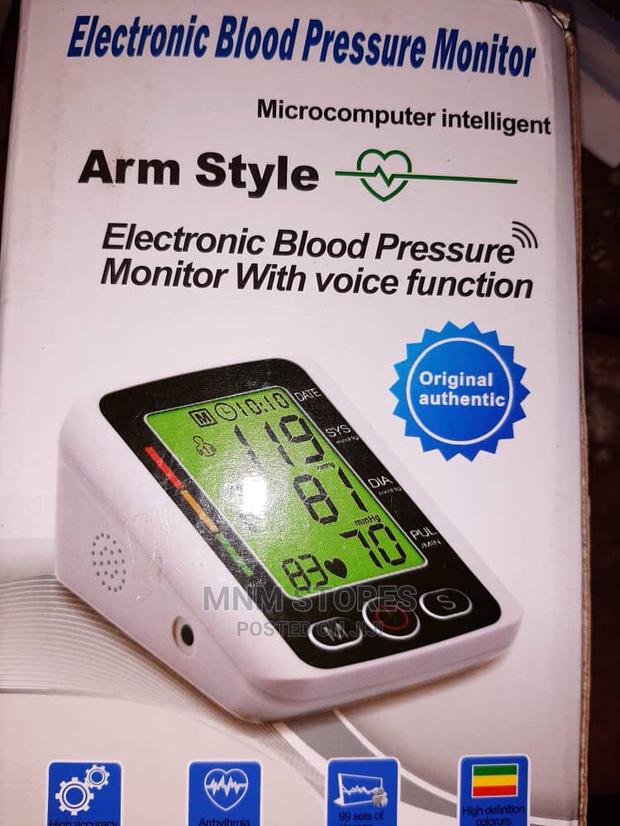 Automatic Blood Monitor With Audio Function · Photo 2