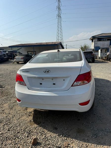 Hyundai Accent SE Sedan 2017 White