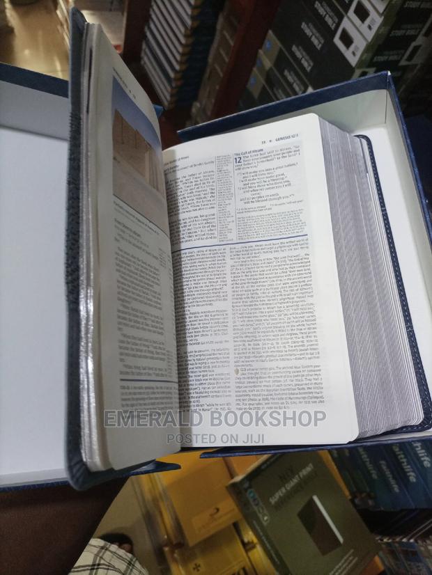 Niv Study Bible (Personal Size) · Photo 3