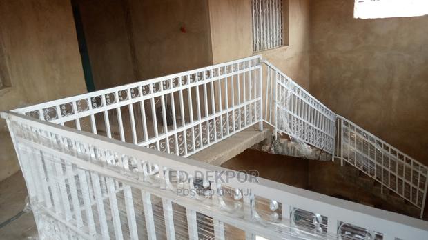 Stairs With Trust Pipe · Photo 3