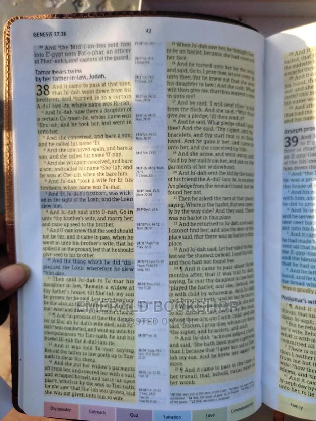 Rainbow Study Bible Niv Kjv Nlt Etc · Photo 4