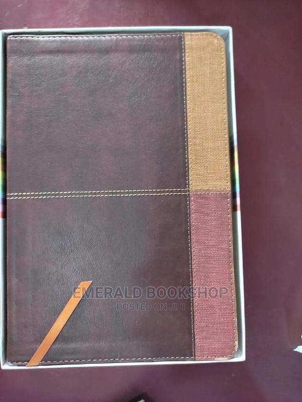 Rainbow Study Bible Niv Kjv Nlt Etc · Photo 2