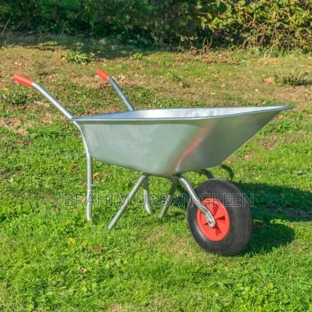 Wheelbarrow Silver · Photo 2