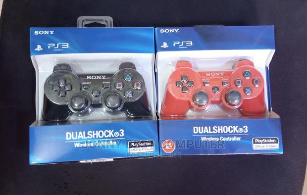 Playstation 3 Controllers · Photo 3