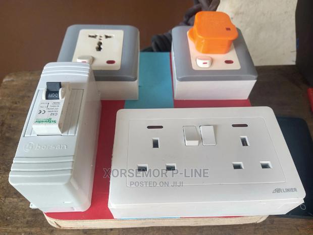 Electric Power Control Extension Board · Photo 4