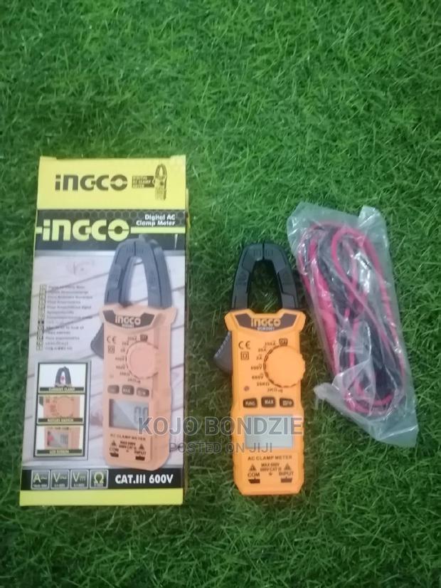 Digital AC Clamp Meter · Photo 4