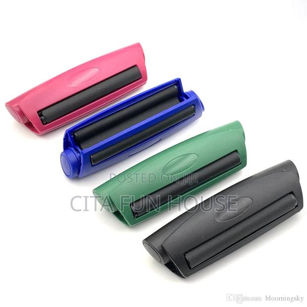 110mm Standard Rizler Size Tobacco/Herb Roller · Photo 3