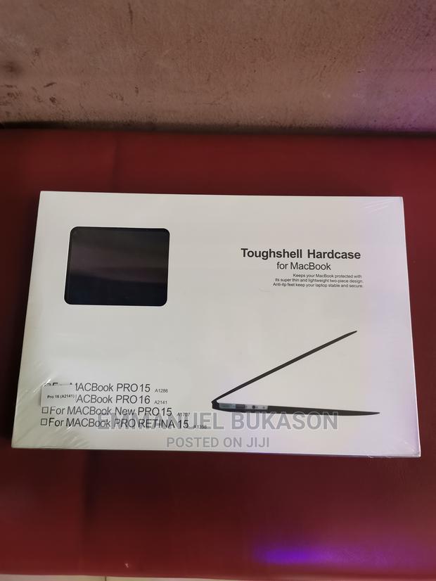 Mac B Pro Hard Shell Case · Photo 2