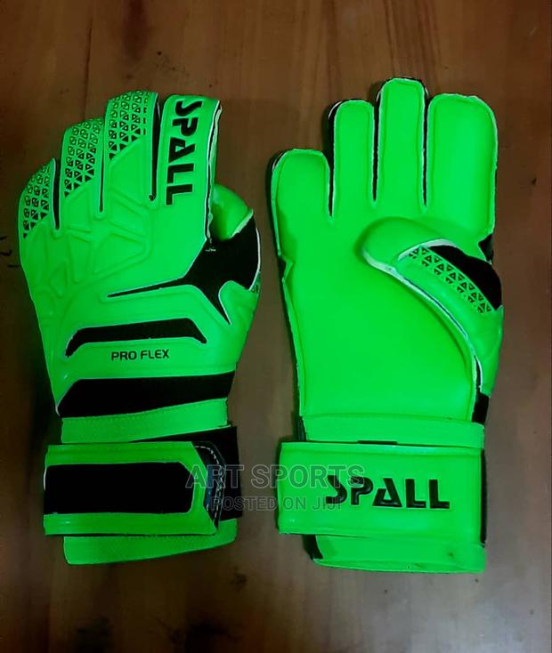 Goalkeeper's Gloves · Photo 1