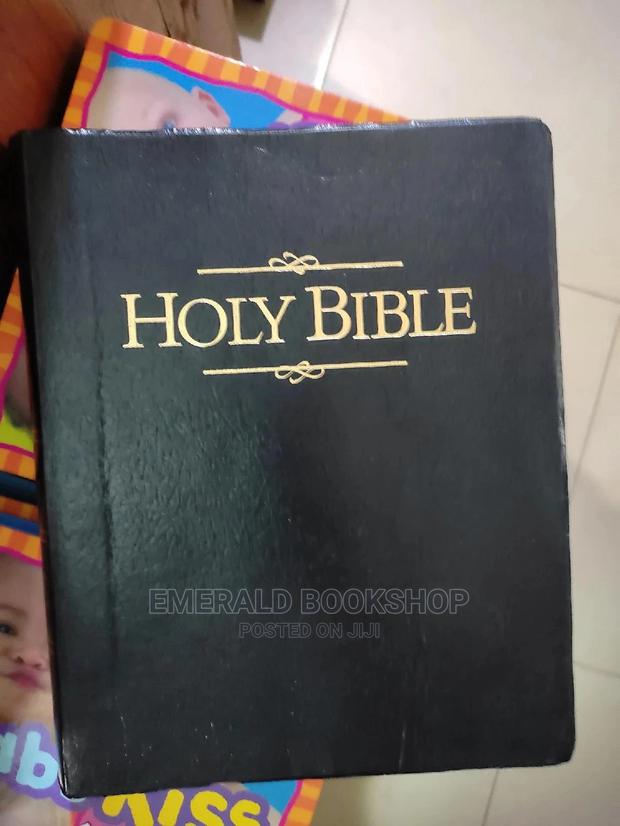 The Holy Bible KJV Giant · Photo 1