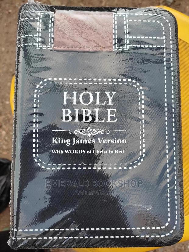 Holy Bible Kjv With Zipper · Photo 1