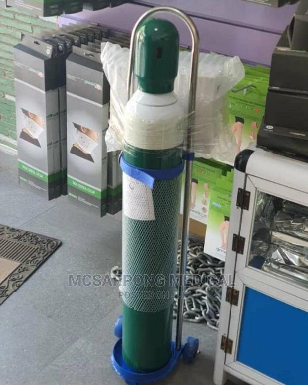 Oxygen Cylinder (10 Litres) · Photo 2