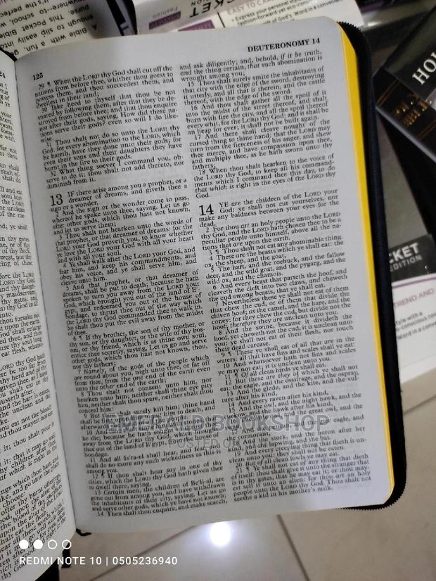 Holy Bible Kjv With Zipper · Photo 3