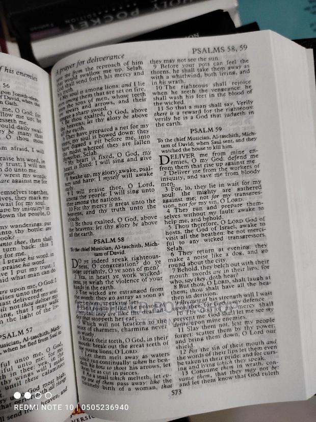 Pocket Bible KJV · Photo 3