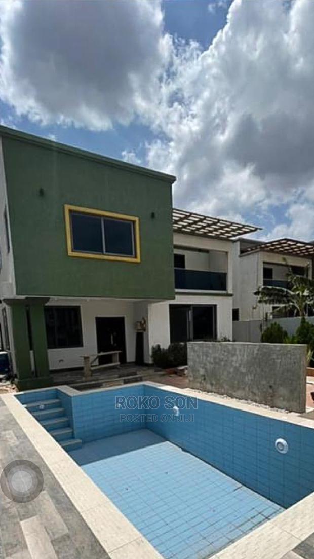 4bdrm Duplex in Dr Roko, East Legon for Sale · Photo 2