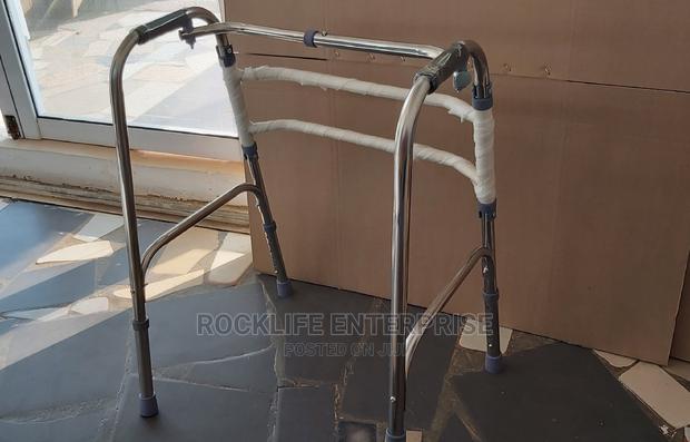 Foldable Zimmer Frame · Photo 2