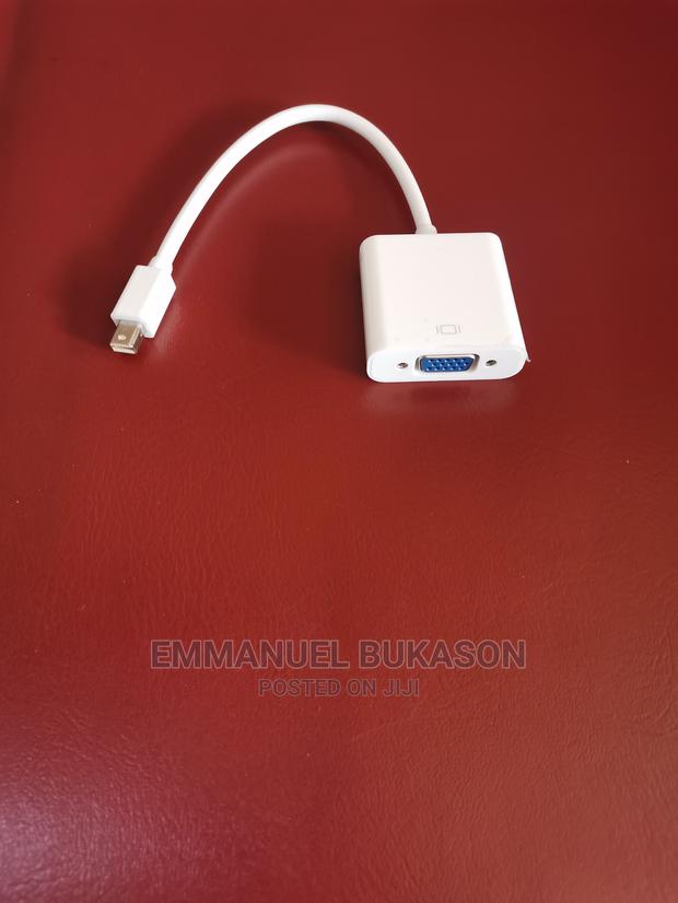 Thunderbolt to VGA Converter · Photo 2
