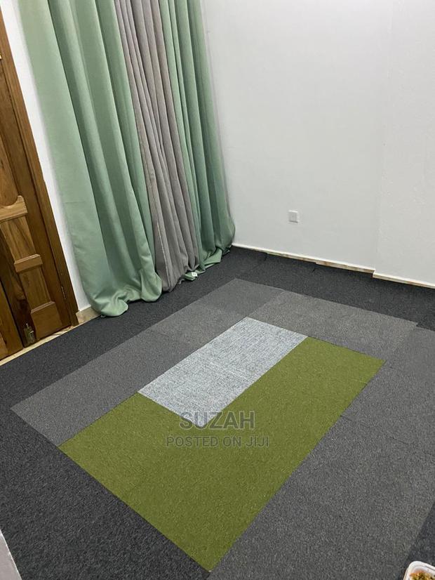 Woolen Tile Carpet · Photo 2