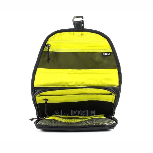 Thule Subterra Toiletry Bag TSTK-301 Dark Shadow · Photo 4