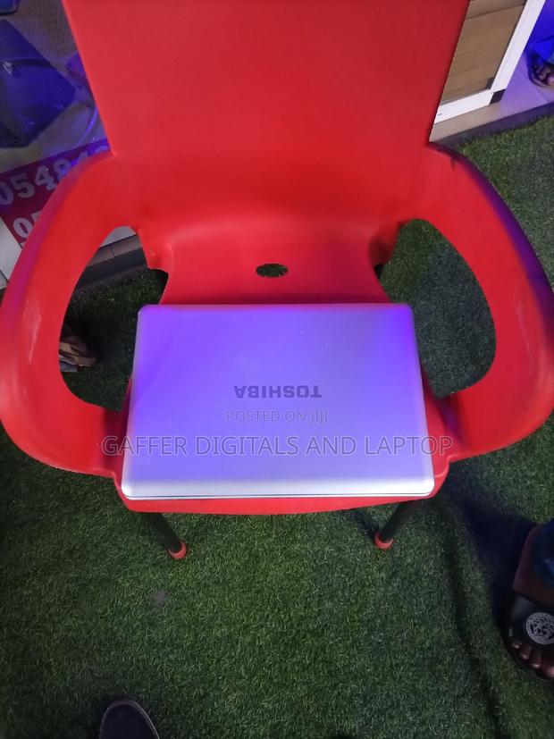 New Laptop Toshiba C40 4GB Intel Core 2 Quad HDD 160GB · Photo 1