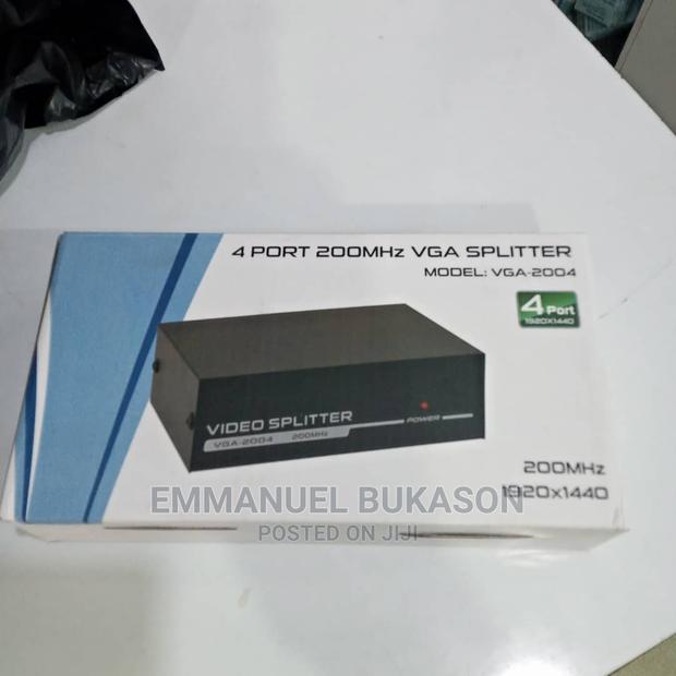 VGA Splitter · Photo 3