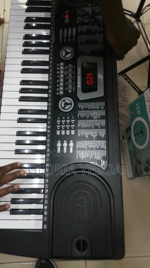 Electronic Keyboard · Photo 4