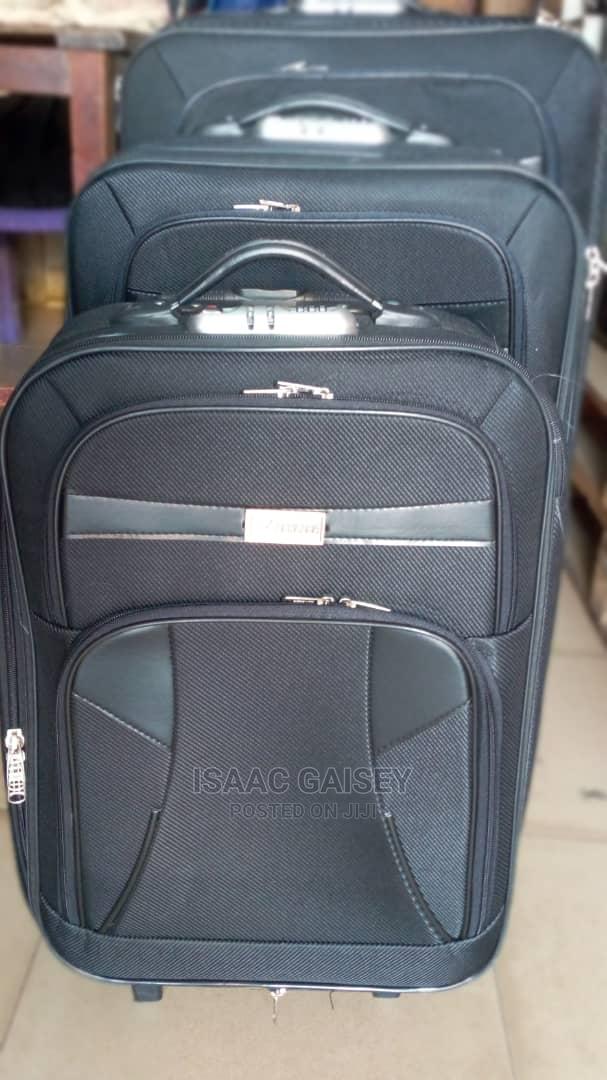 3set Traveling Bags · Photo 1