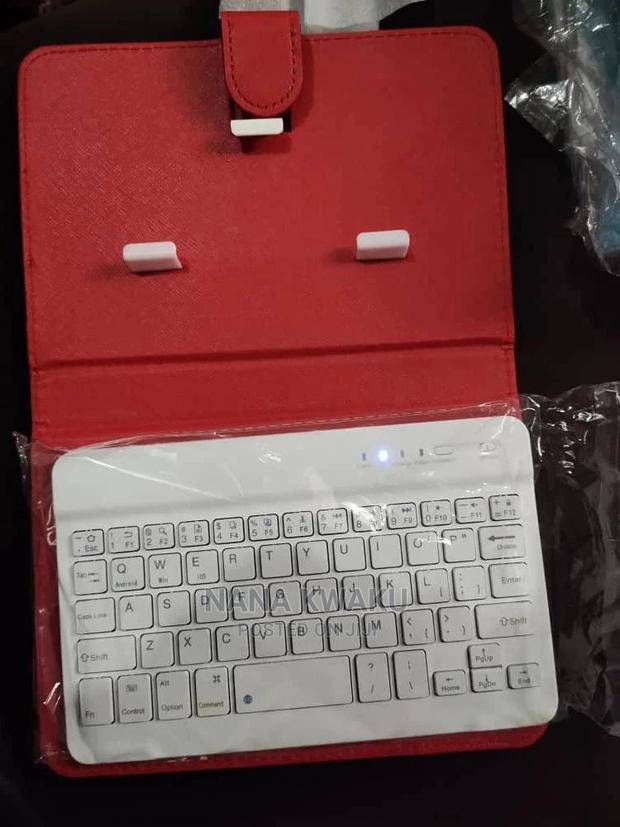 Bluetooth Keyboard Universal